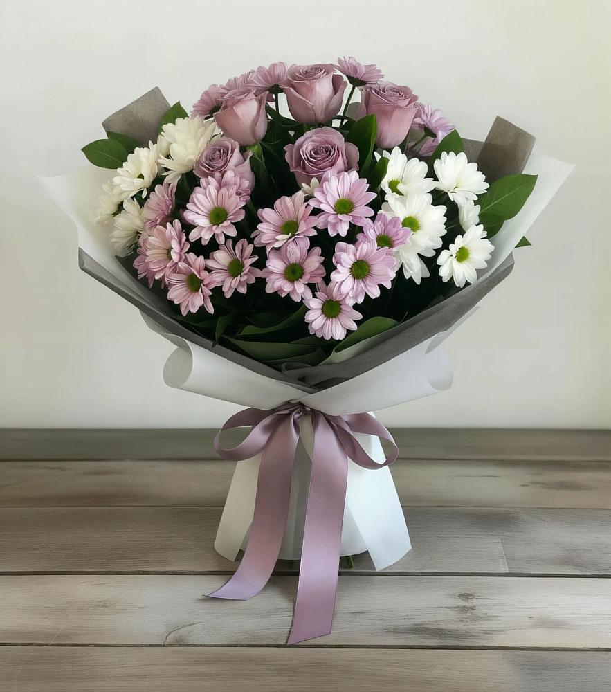 Букет цветов из: Хризантемы и Розы в Губкинском
