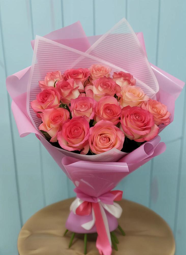 Букет 15 Розовых роз Равель в Губкинском