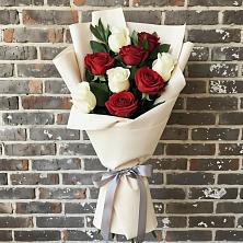 Букет цветов из:  Розы в Губкинском