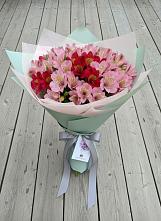 Букет цветов из:  Альстромерии в Губкинском