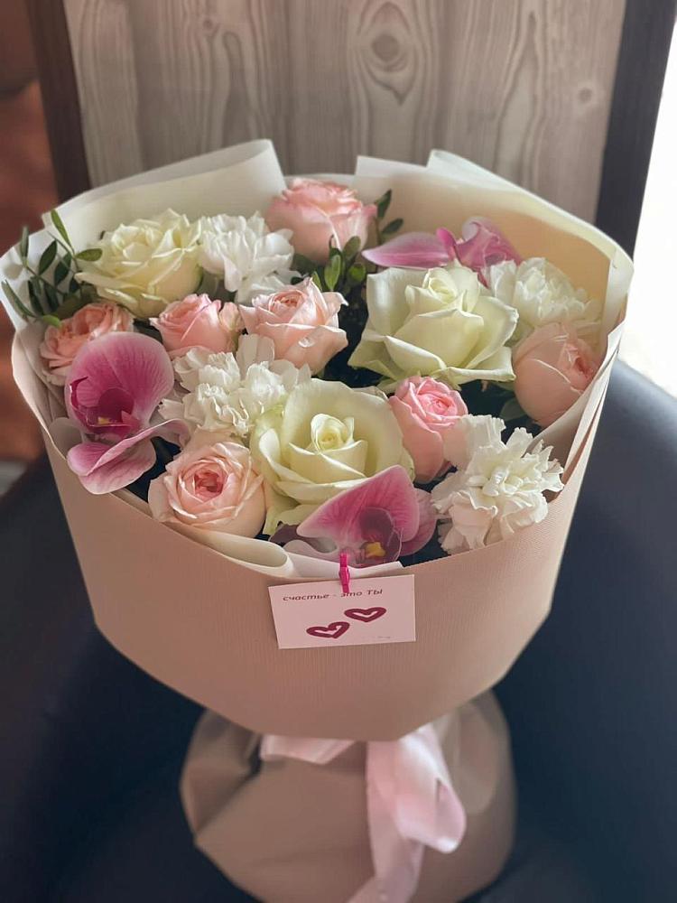 Букет цветов из: Орхидеи, Розы и Гвоздики в Губкинском