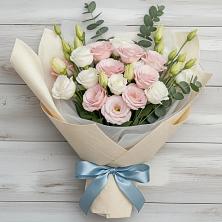 Букет цветов из:  Лизиантусы в Губкинском