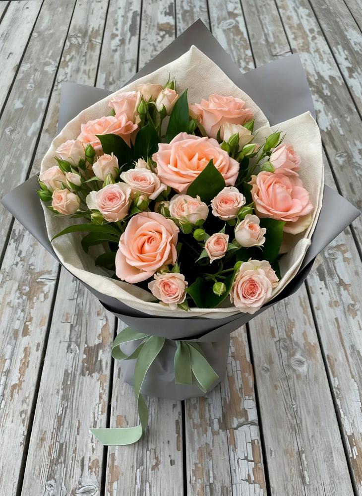 Букет цветов из: Розы в Губкинском