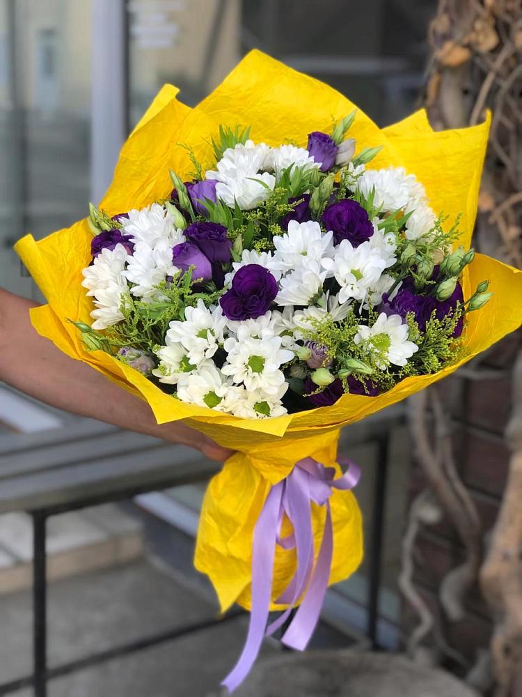 Букет цветов из: Ирисы, Хризантемы и Ромашки в Губкинском