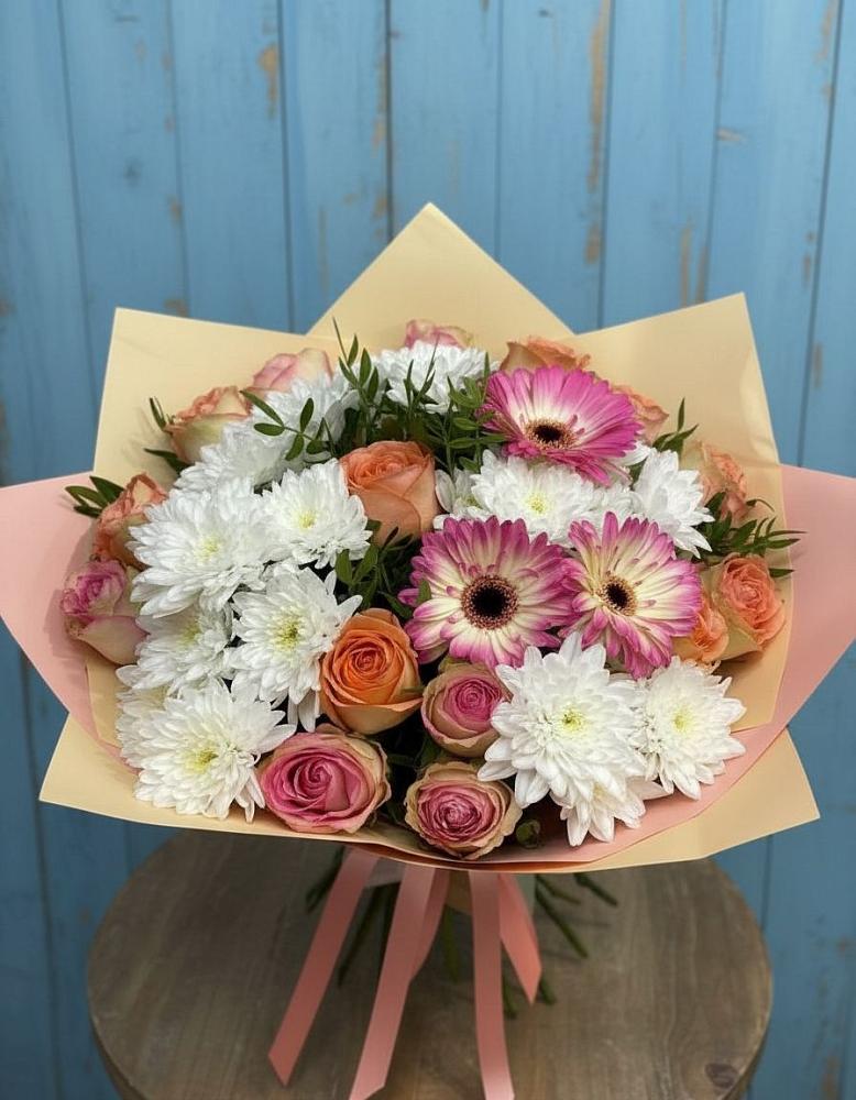 Букет цветов из: Розы, Герберы и Хризантемы в Губкинском