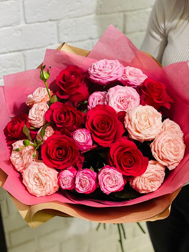 Букет цветов из: Розы в Губкинском