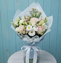 Букет цветов из:  Розы и Лизиантусы в Губкинском