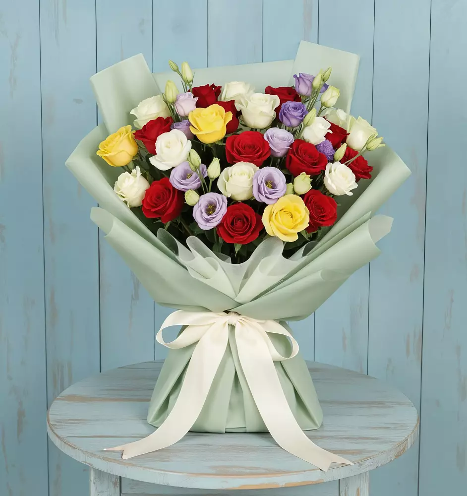 Букет цветов из: Розы в Губкинском