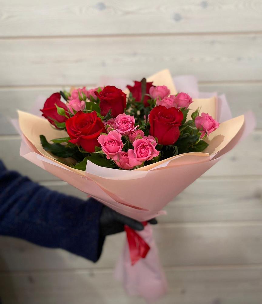 Букет цветов из: Розы в Губкинском
