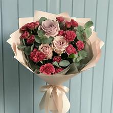 Букет цветов из:  Гвоздики и Розы в Губкинском