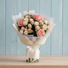 Букет цветов из:  Розы в Губкинском